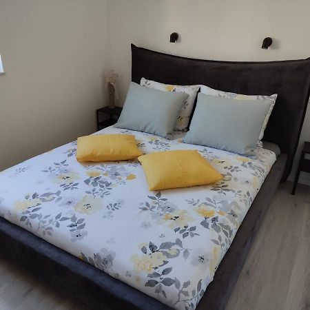 Seaview Suites Ondina Komiza Luaran gambar