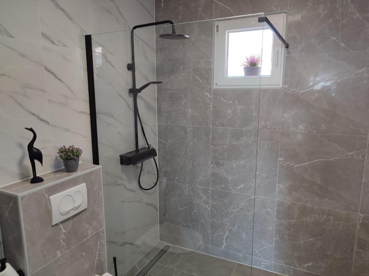 Seaview Suites Ondina Komiza Luaran gambar